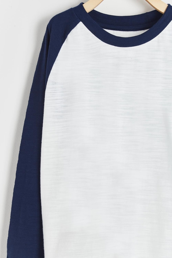 Remera Detroit Planet
