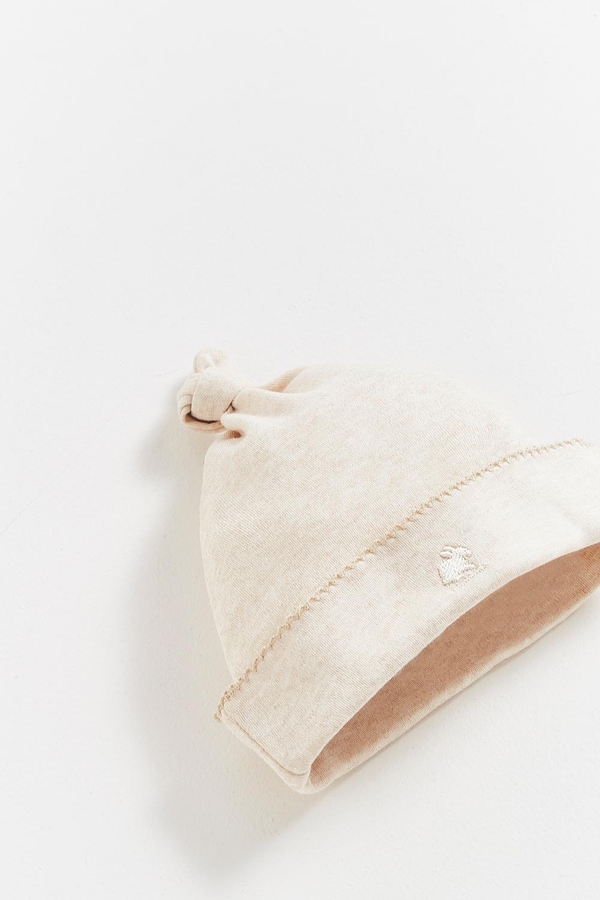 Gorro con Nudo Caramel