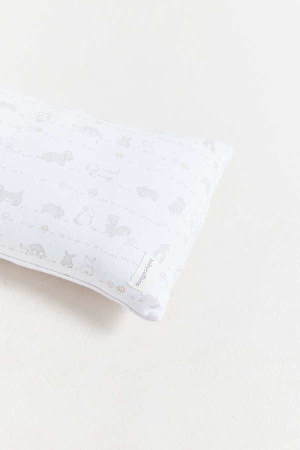 Almohada In The Woods
